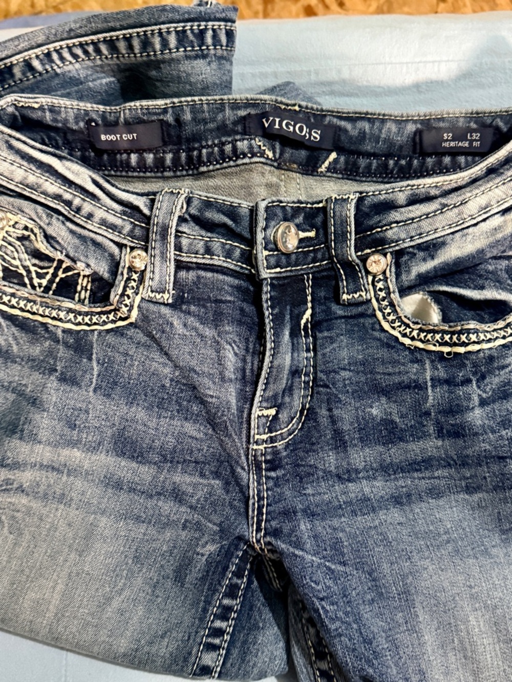 Vigoss Women's Medium Blue Bootcut Jeans with Embroidered Back Pocket - Picture 3 of 7
